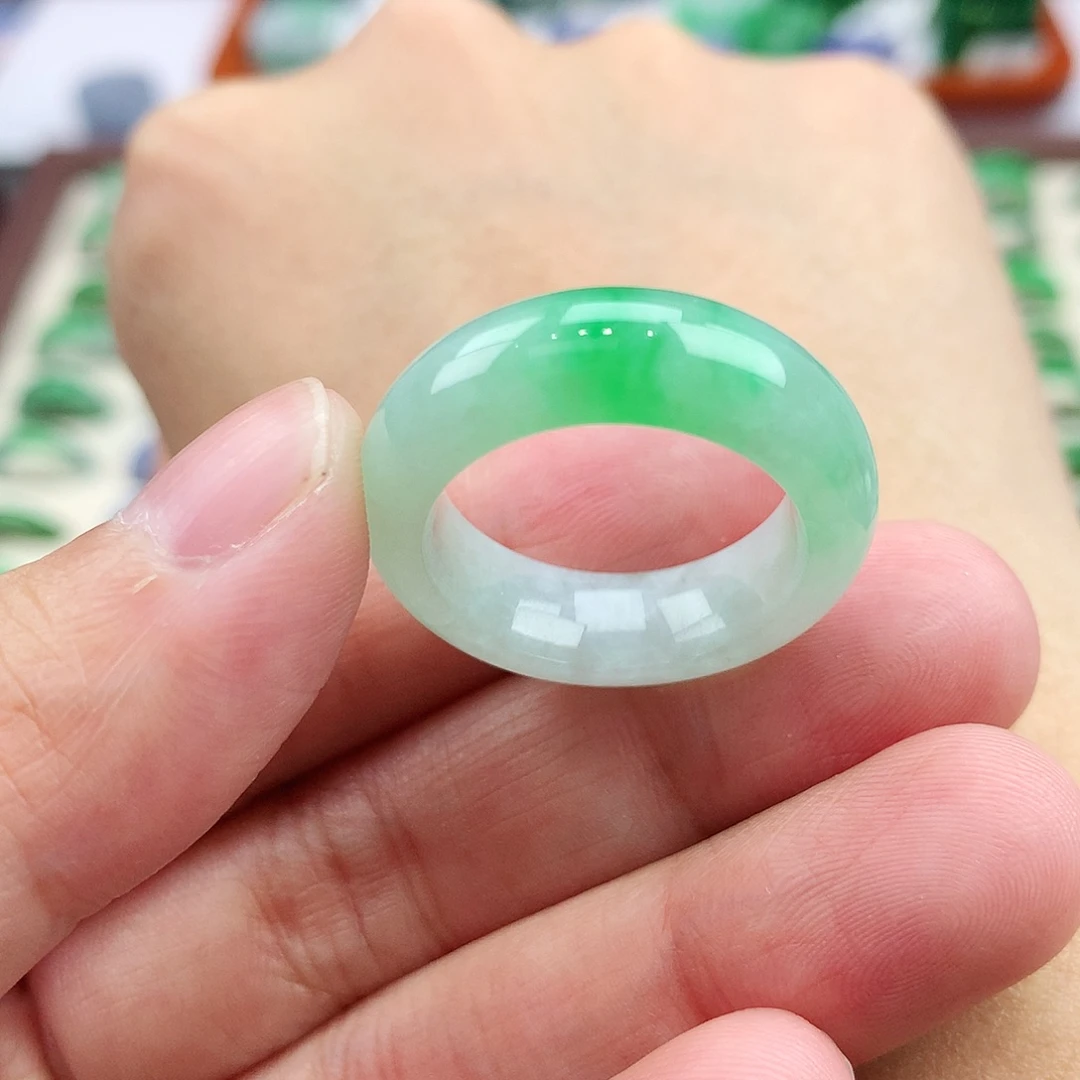 翡翠未镶嵌戒指18号