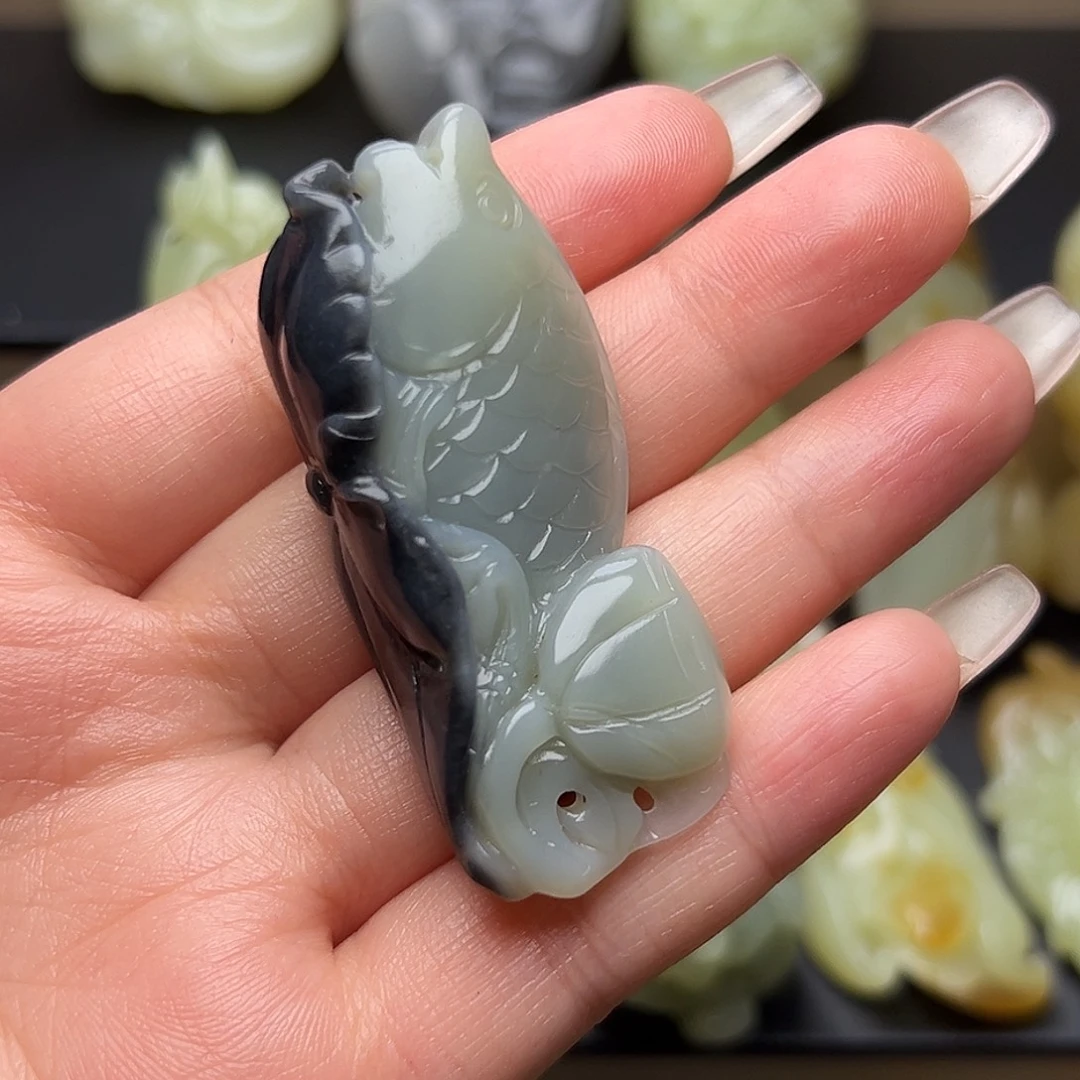 淡***笨和田玉未镶嵌挂件