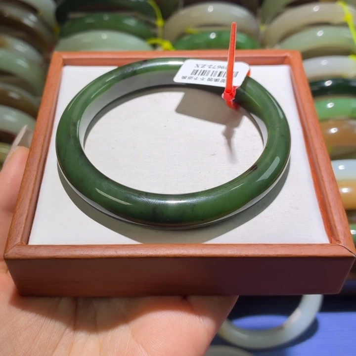 和田玉未镶嵌手镯57