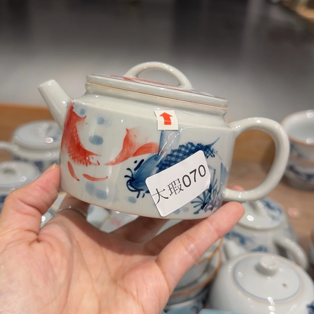 釉下手绘茶具微瑕