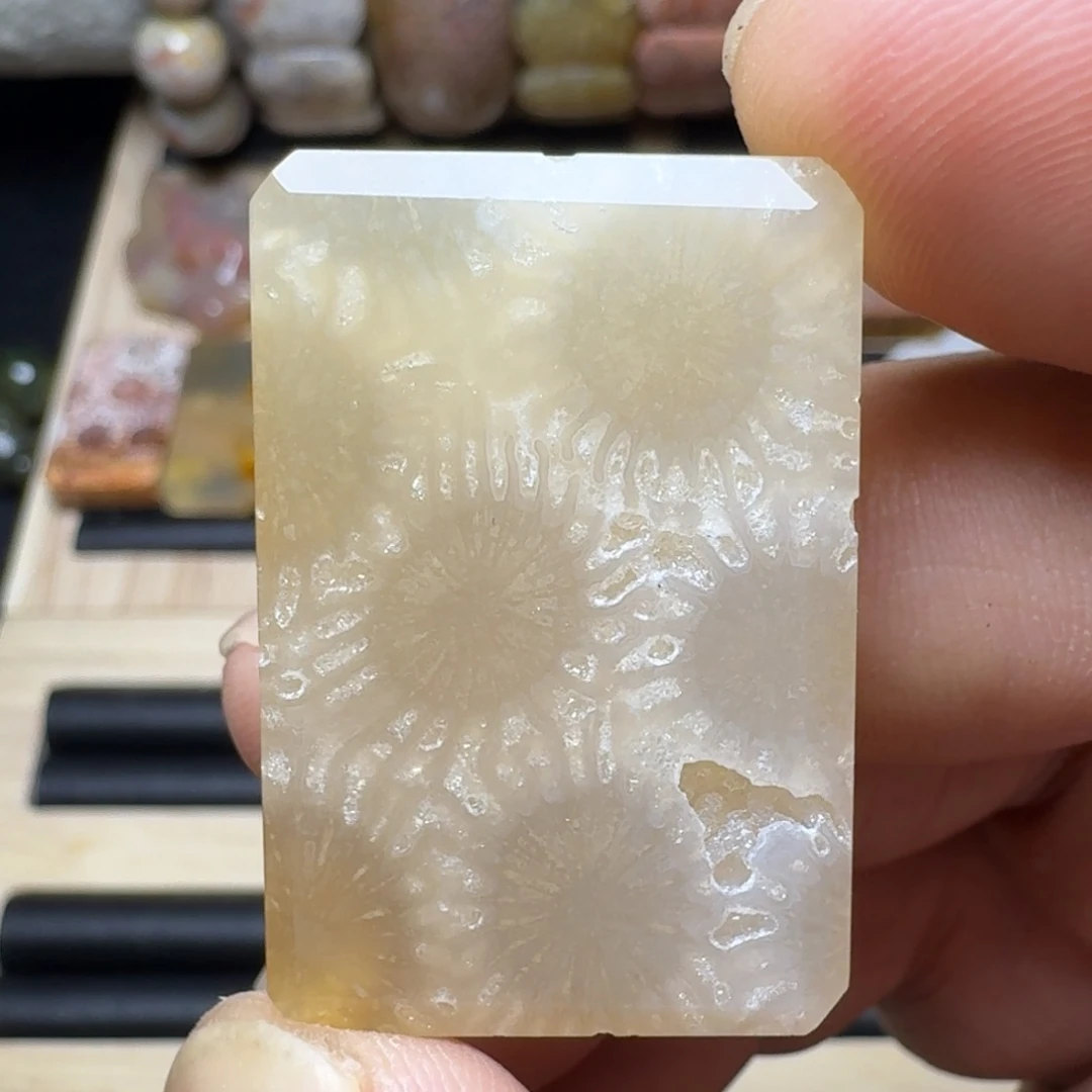 硅化玉未镶嵌纯天然色有机玉石保真色