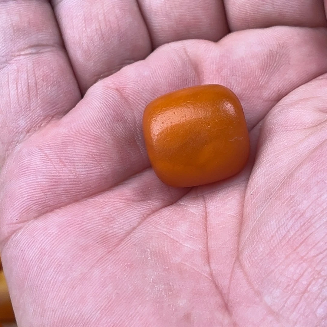 未镶嵌颈饰蜜蜡石*老蜜蜡