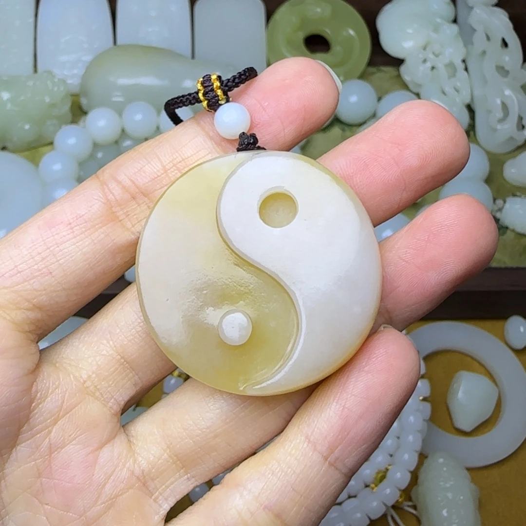 和田玉未镶嵌挂件八卦