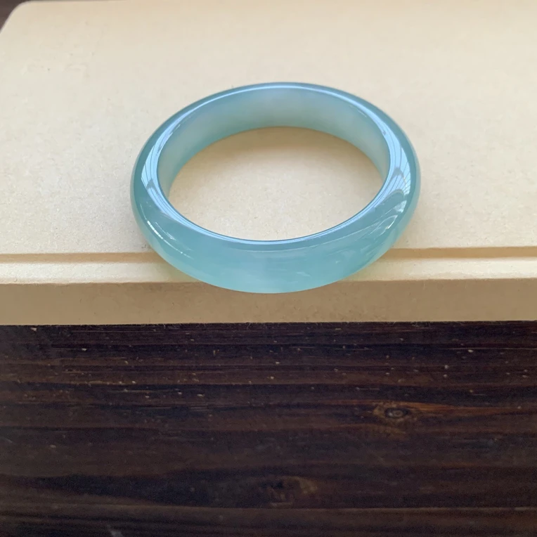 冰种细腻冰川蓝手镯特价75000圈口56.1-12.8-8.1，天然翡翠缅A完美