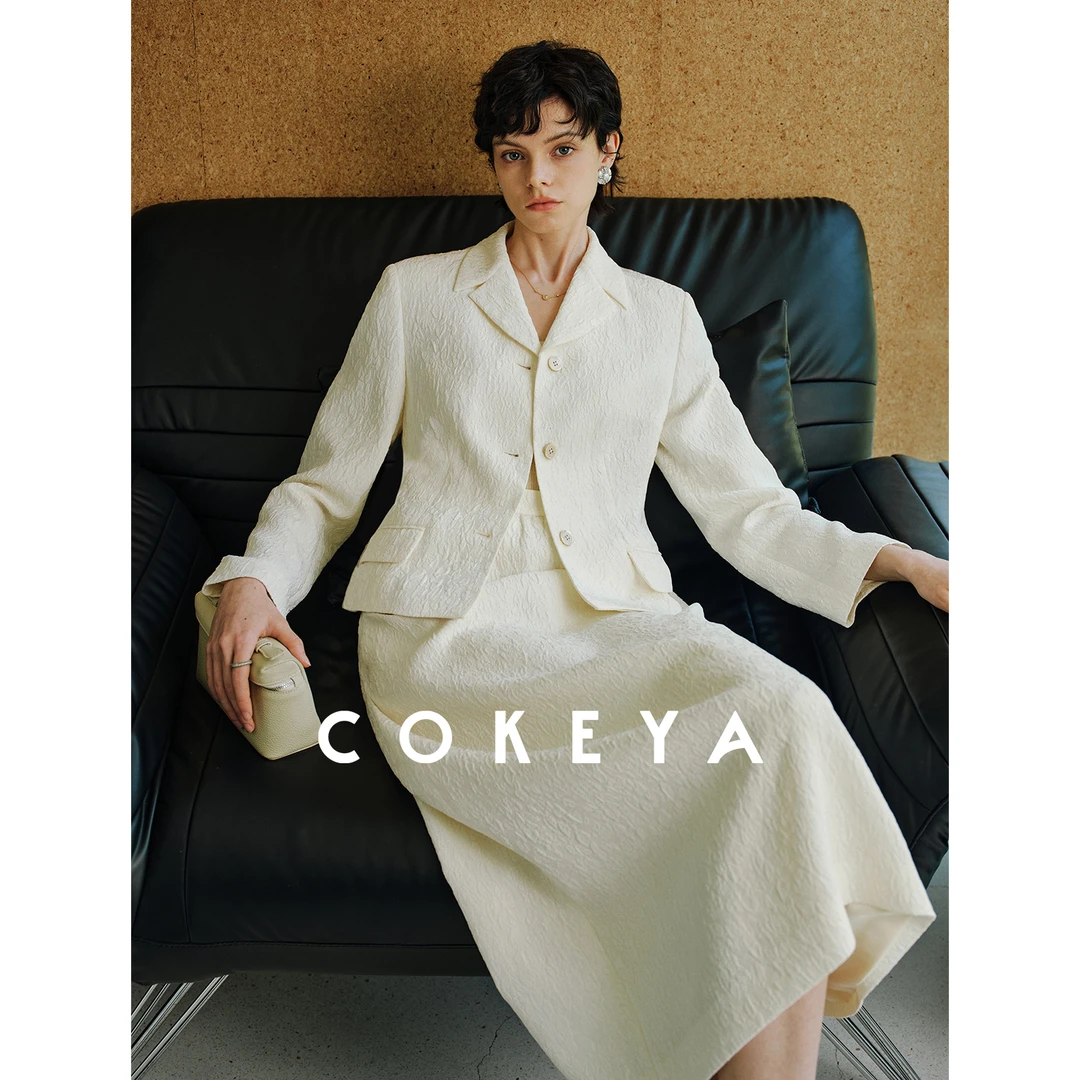 COKEYA/浮玫瑰~韩国进口浮提花翻领短款收腰上衣半身裙