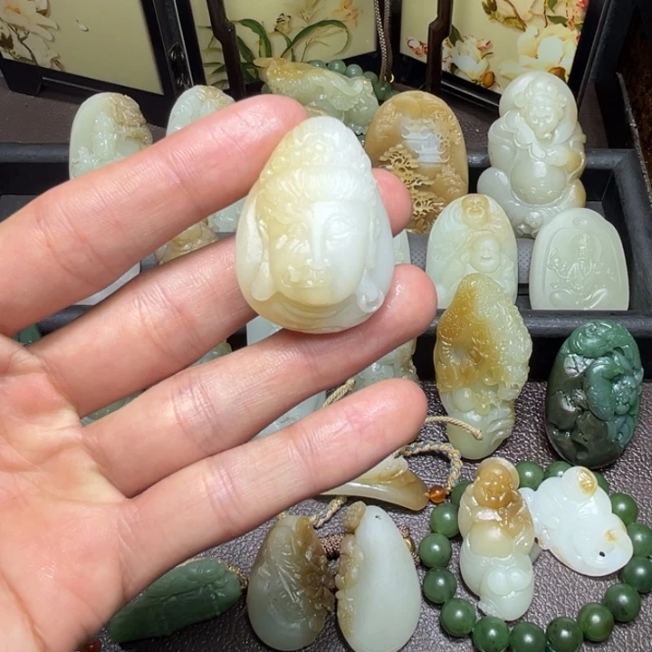 和田玉未镶嵌颈饰