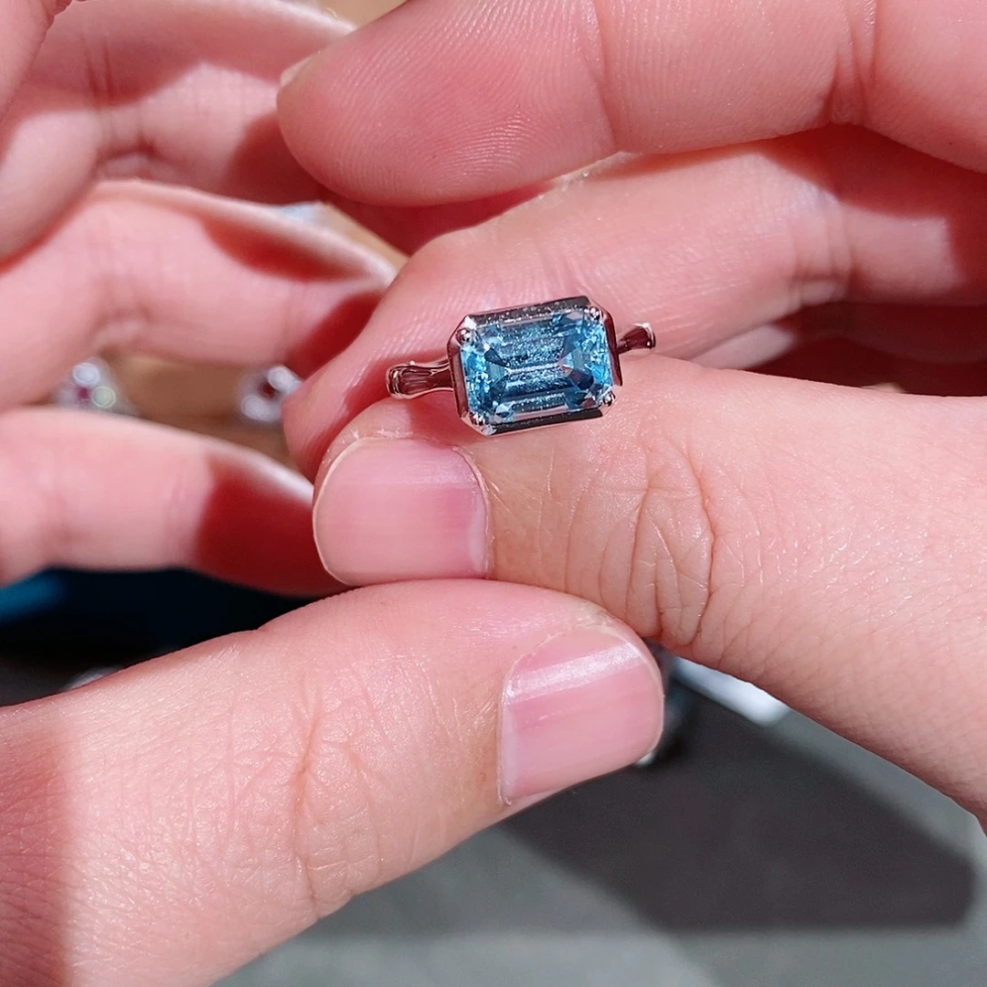 海蓝宝石戒圈18K金镶嵌