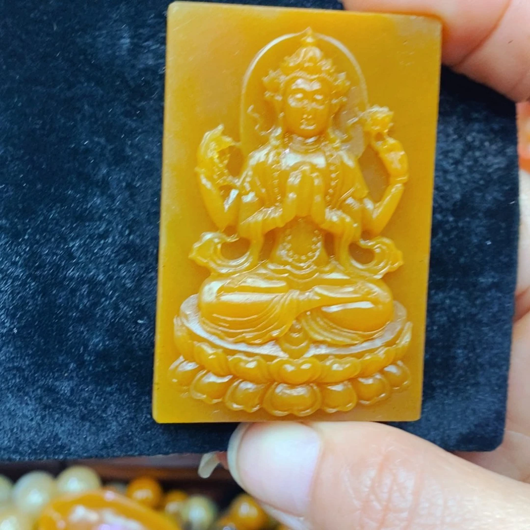 未镶嵌石英质玉（黄龙玉）项链