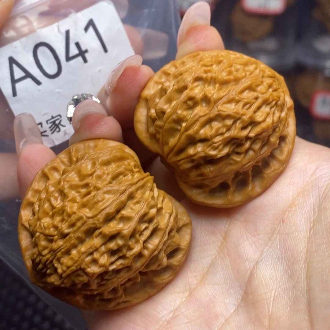 吊坠文玩核桃金牛40.5
