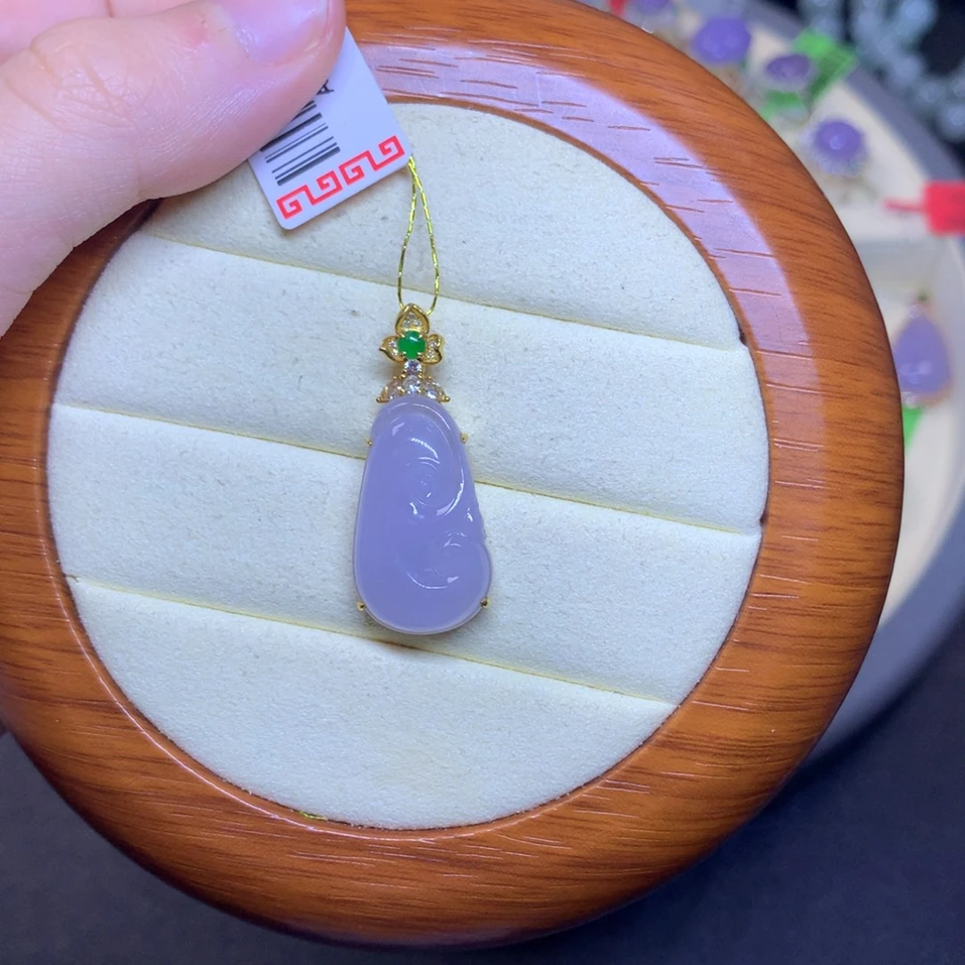 翡翠18K金镶嵌颈饰天然