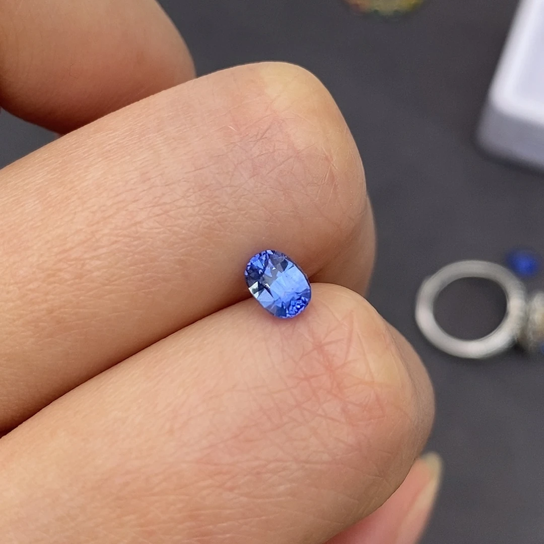 蓝宝石裸石0.7ct裸石