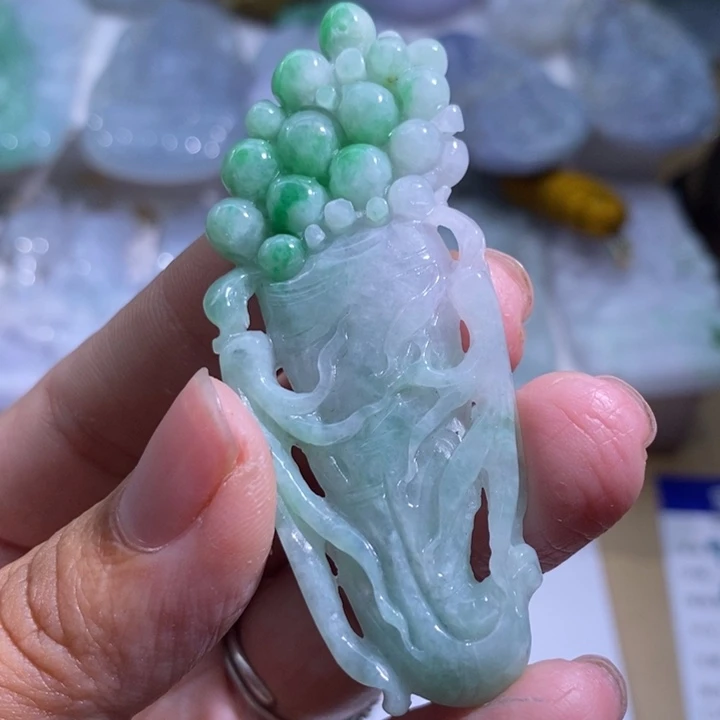 【闪购商品】颈饰未镶嵌翡翠人参