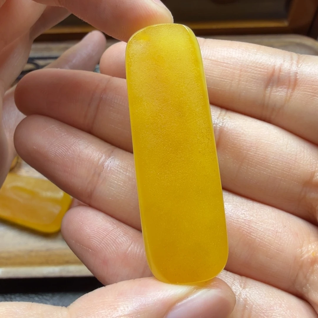 琥珀吊坠(赠链)未镶嵌