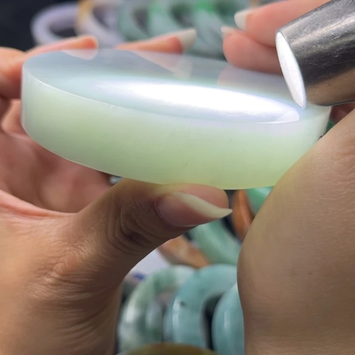 定制翡翠未镶嵌手镯