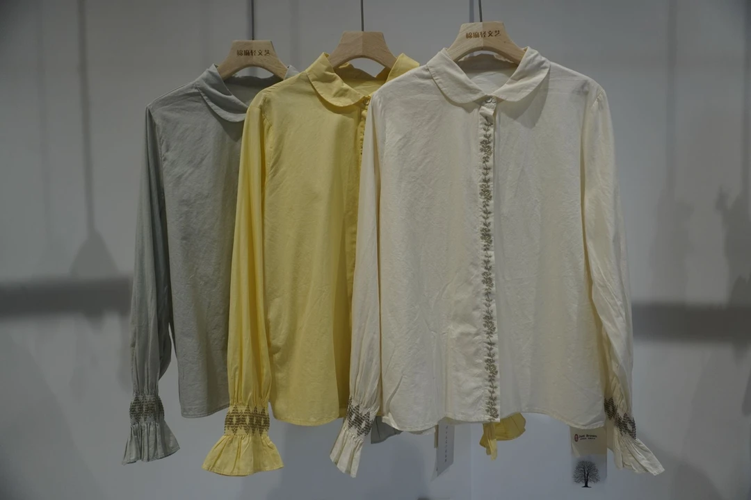 常规款翻领通勤宽松型常规衬衫女装复古风