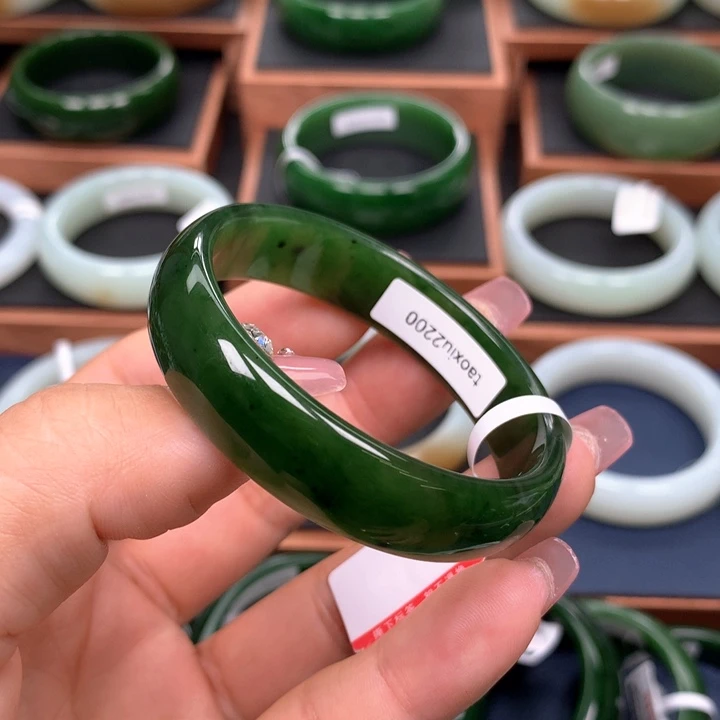 和田玉（碧玉）手镯未镶嵌