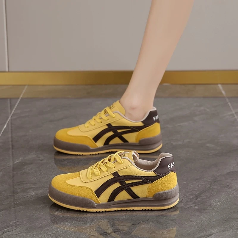 明星同款黄色阿甘德训鞋女2025春秋爆款时尚百搭休闲板鞋子