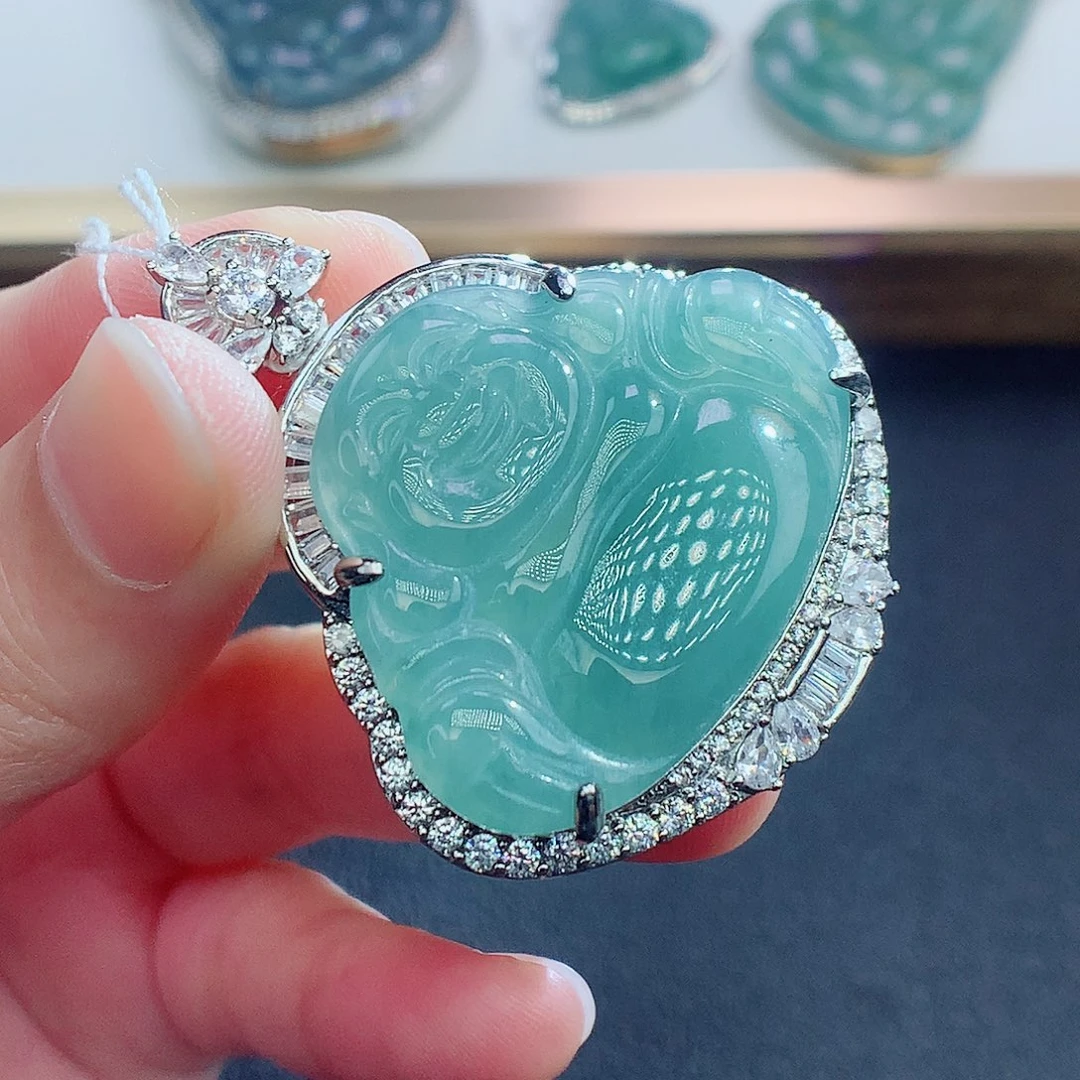 翡翠颈饰未镶嵌翡翠