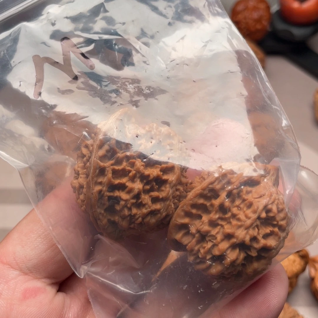 文玩核桃吊坠龙***哥man tian xing