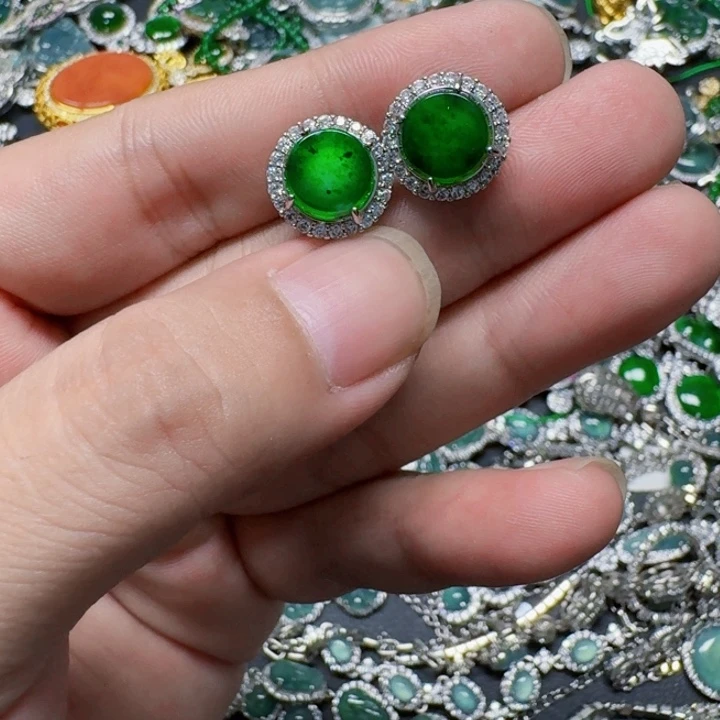 翡翠未镶嵌颈饰天然A货翡翠放漏