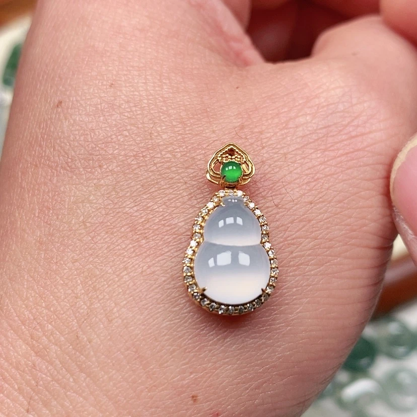 【闪购商品】翡翠吊坠(不含链)18K金镶嵌