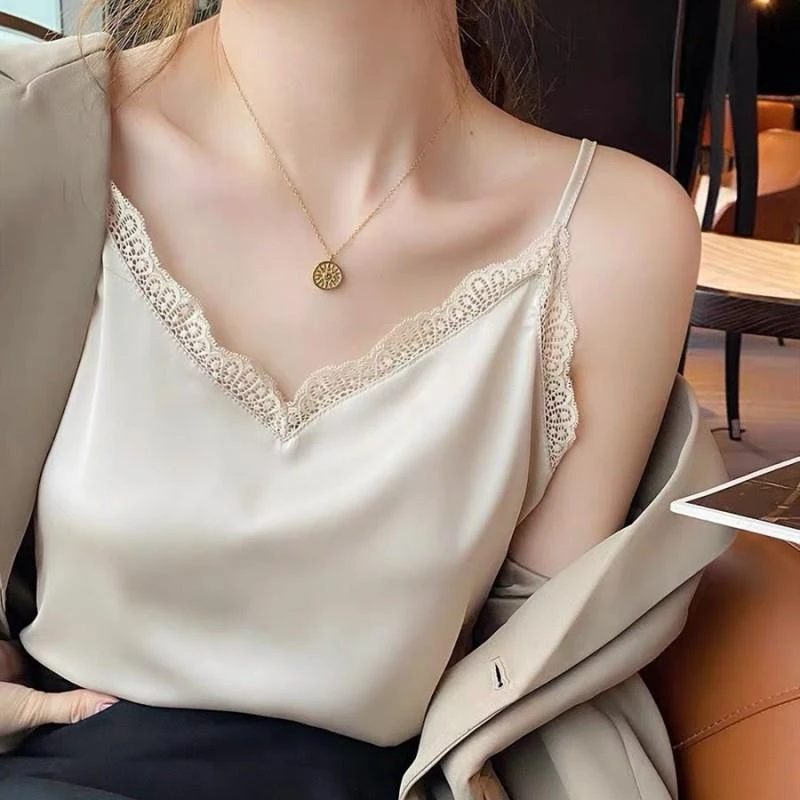春夏蕾丝吊带背心女内搭缎面v领小西装打底性感冰丝白色无袖上衣