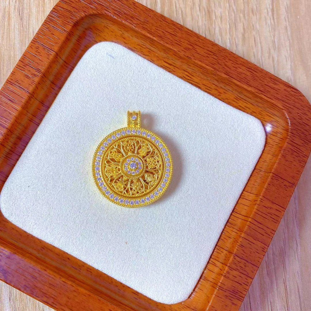 足金999    经典百搭缤纷八宝罗盘吊坠