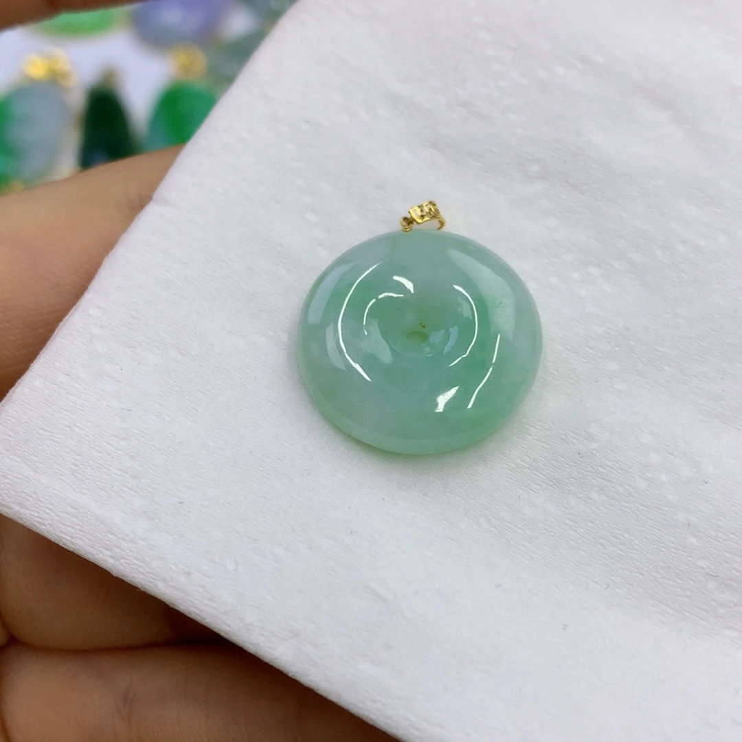 翡翠18K金镶嵌颈饰翡翠