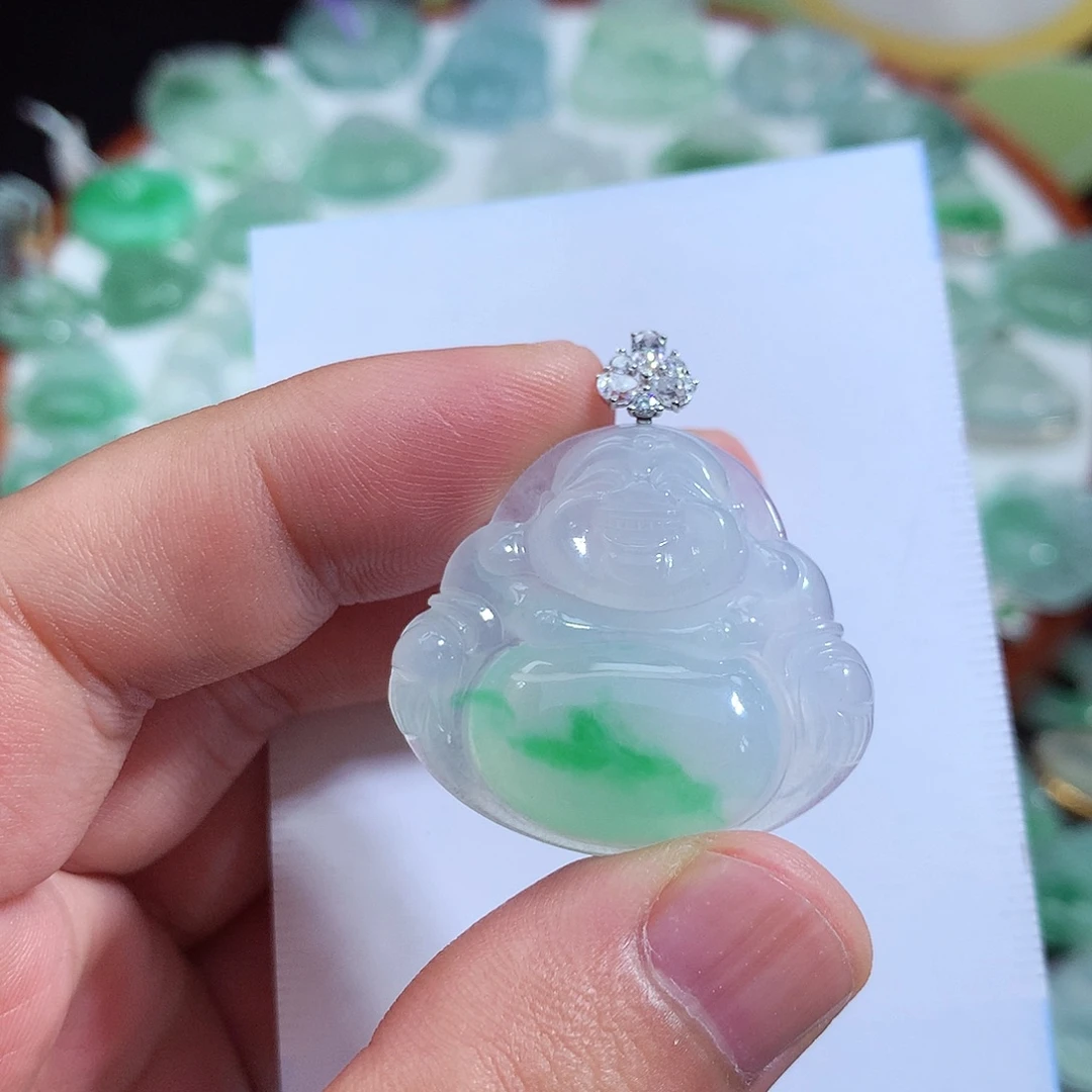 翡翠未镶嵌颈饰佛公