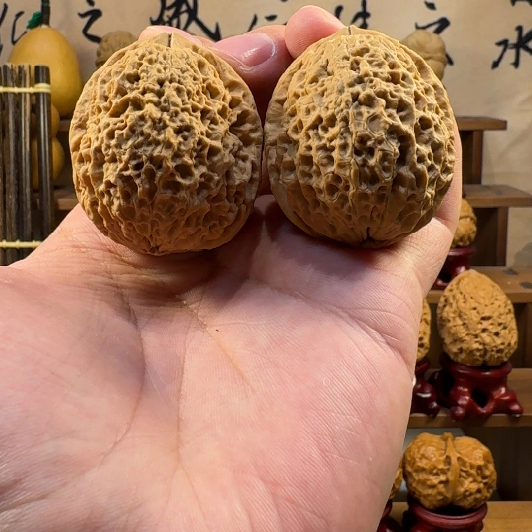 铁核桃把件蚂蚁纹铁狮子大尺寸大克重45尺72克