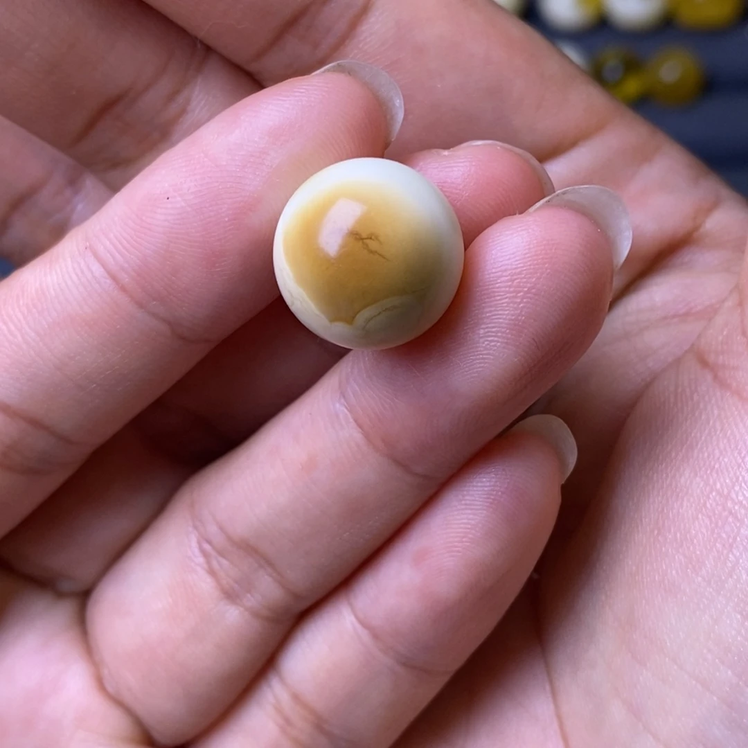 琥珀未镶嵌裸石皮沁瓷白妖花圆珠14.7mm