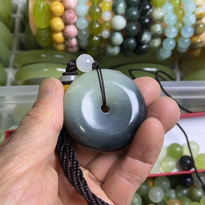 合金蛇纹石玉颈饰