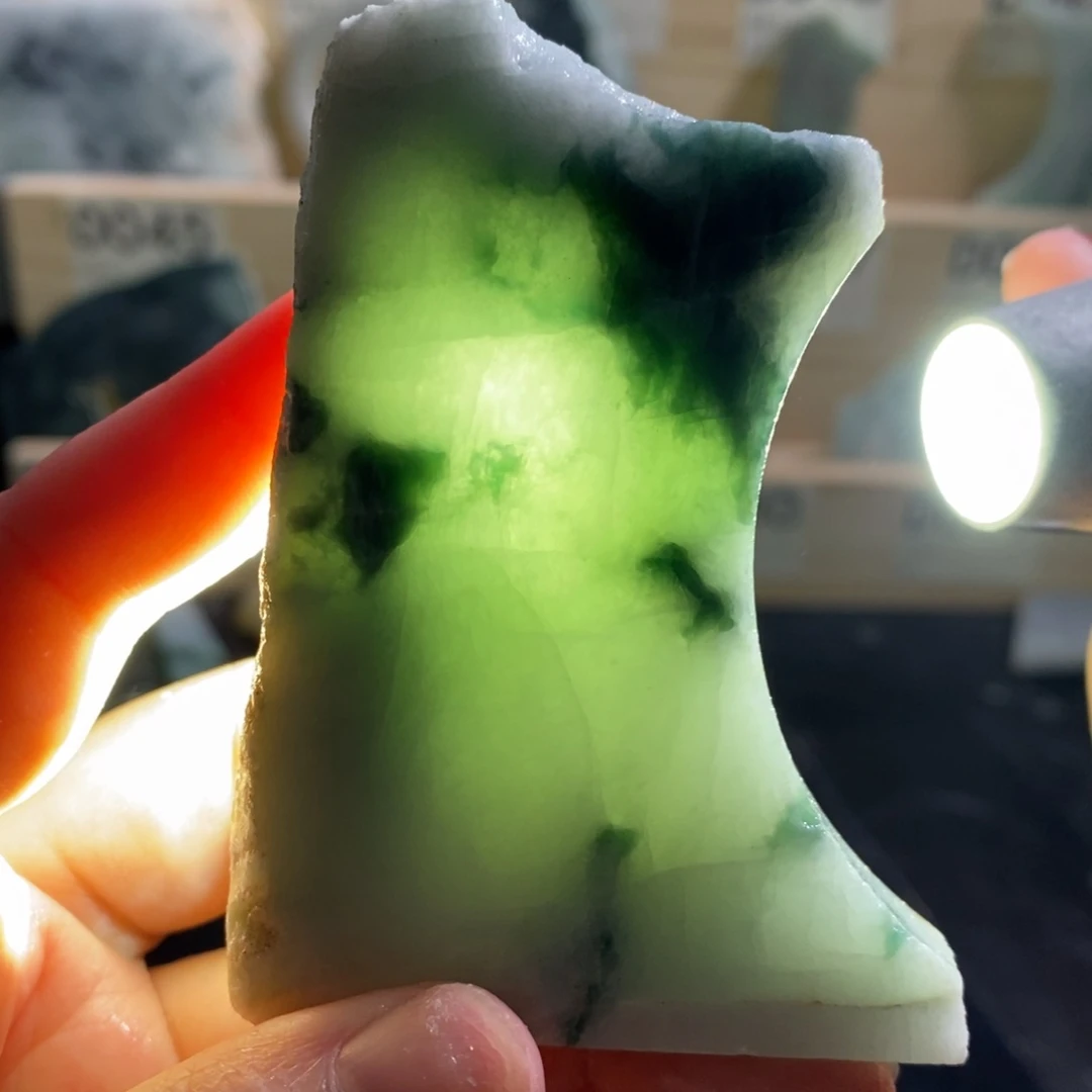 颈饰未镶嵌翡翠天然翡翠