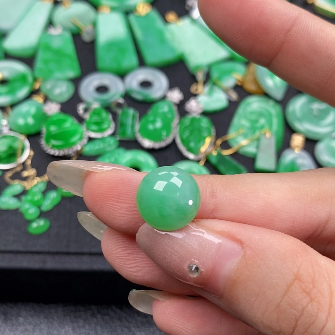 念***念翡翠未镶嵌颈饰翡翠