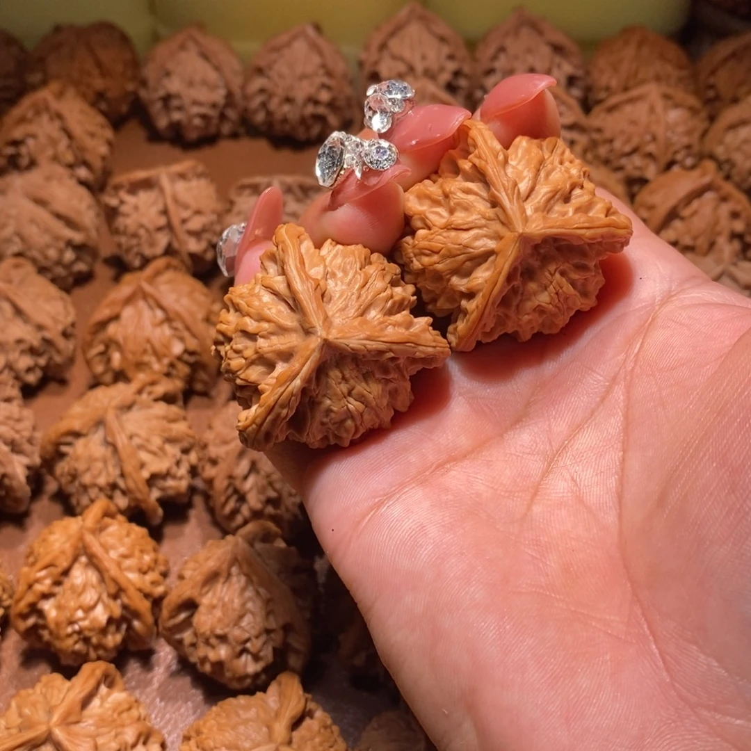 老***猫盘山文玩核桃手把件