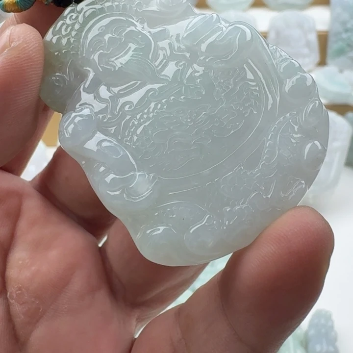 翡翠未镶嵌颈饰天然缅甸A货翡翠