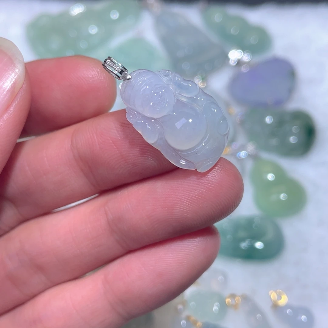 翡翠18K金镶嵌颈饰翡翠