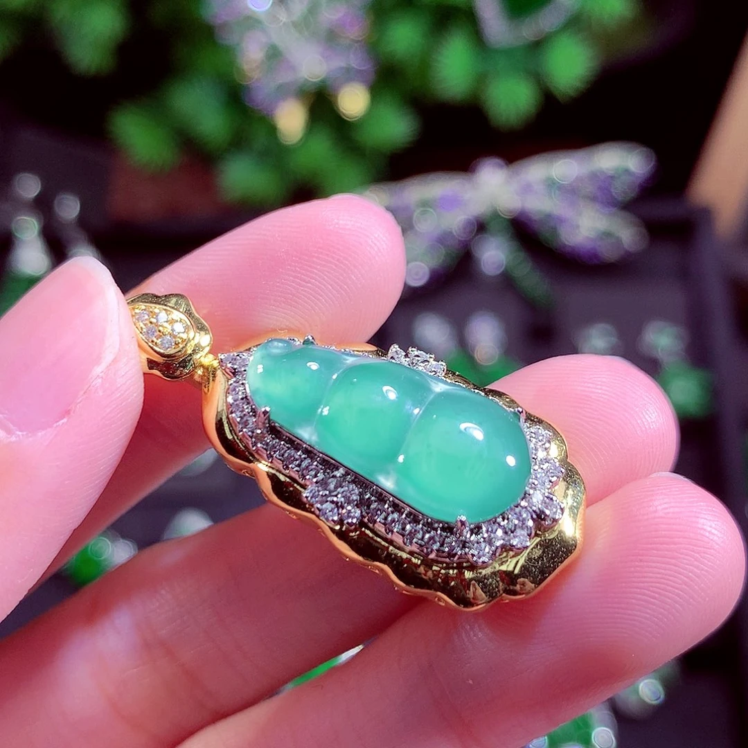 颈饰未镶嵌翡翠天然