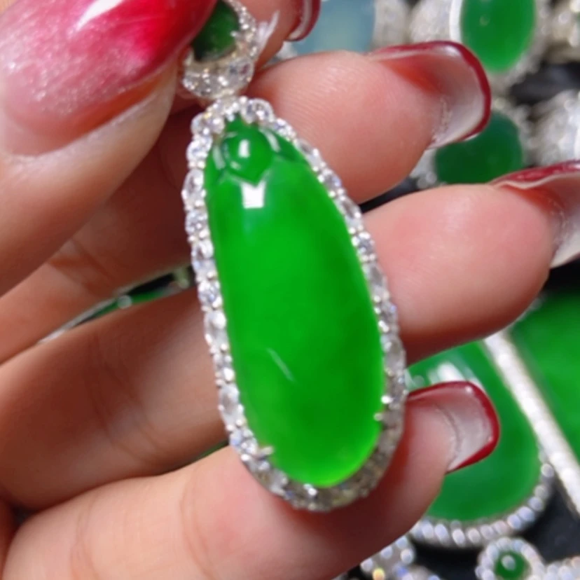 【闪购商品】翡翠颈饰银S925镶嵌翡翠