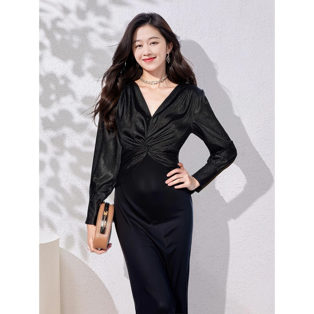 法式轻奢亮丝缎面皱感连衣裙2025春季新款女装收腰显瘦V领裙子