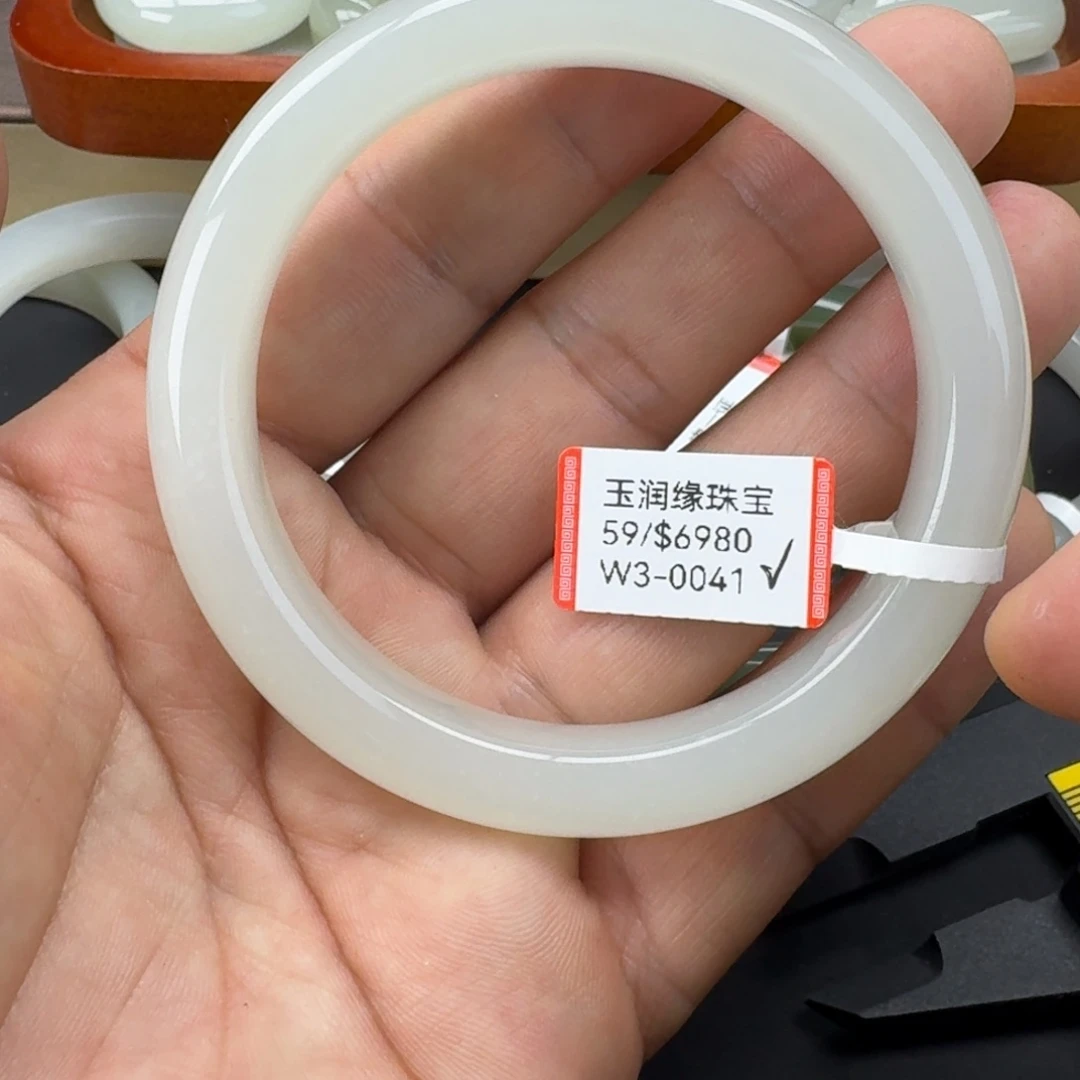 未镶嵌手镯和田玉