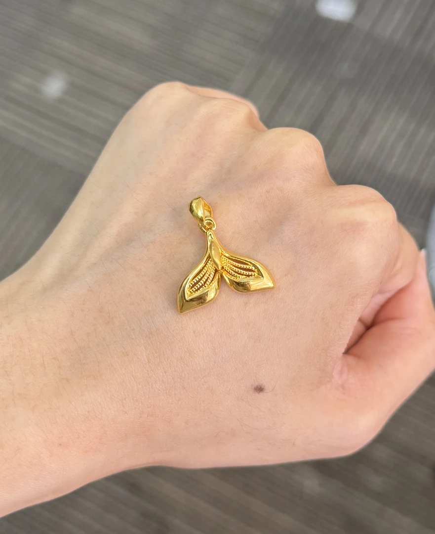 足金999 镂空大鱼尾吊坠