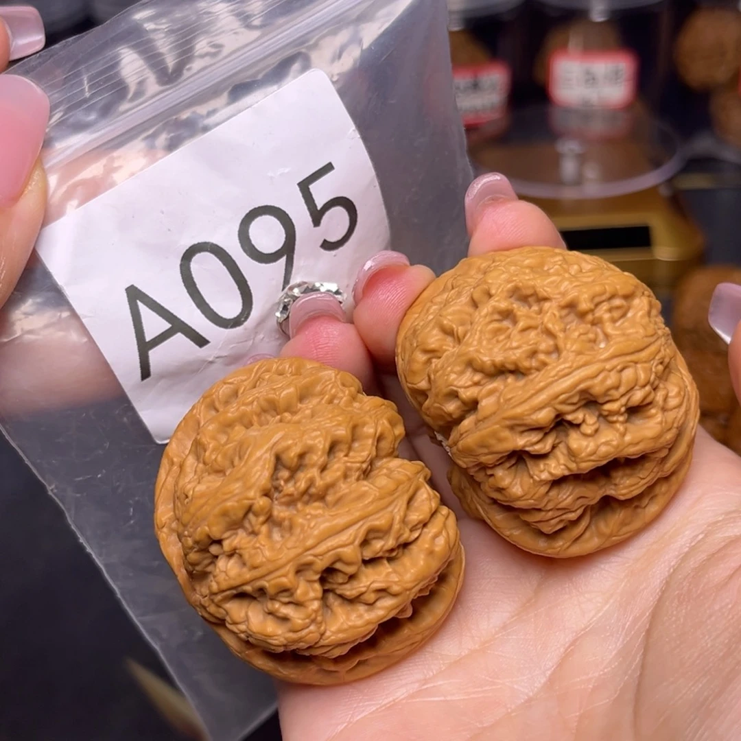 文玩核桃吊坠大粗筋46.8