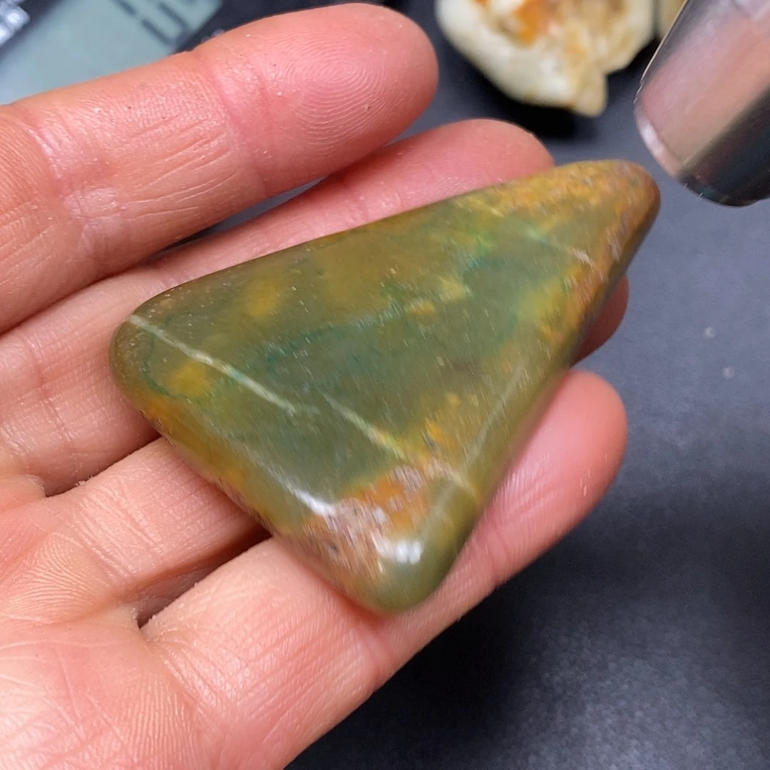 和田玉未镶嵌珠宝奇石