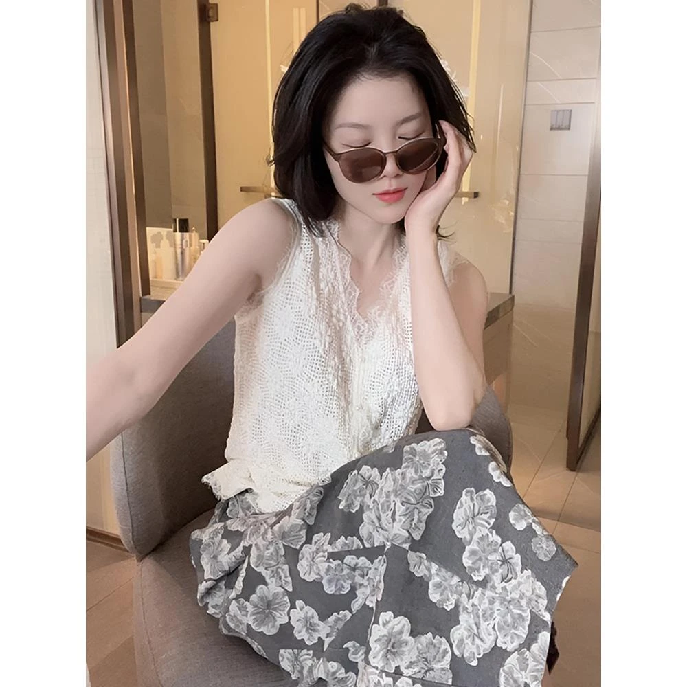 悦悦专属 白色短款v领无袖蕾丝背心女2025新款夏季宽松小个子上衣