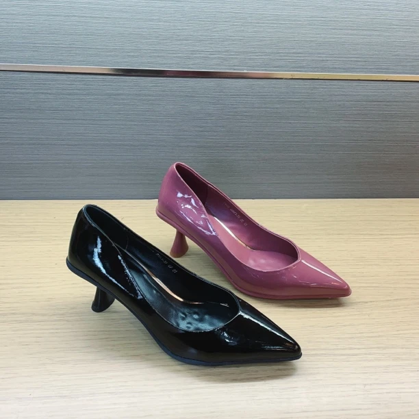 9022 尖头时尚极简高跟鞋