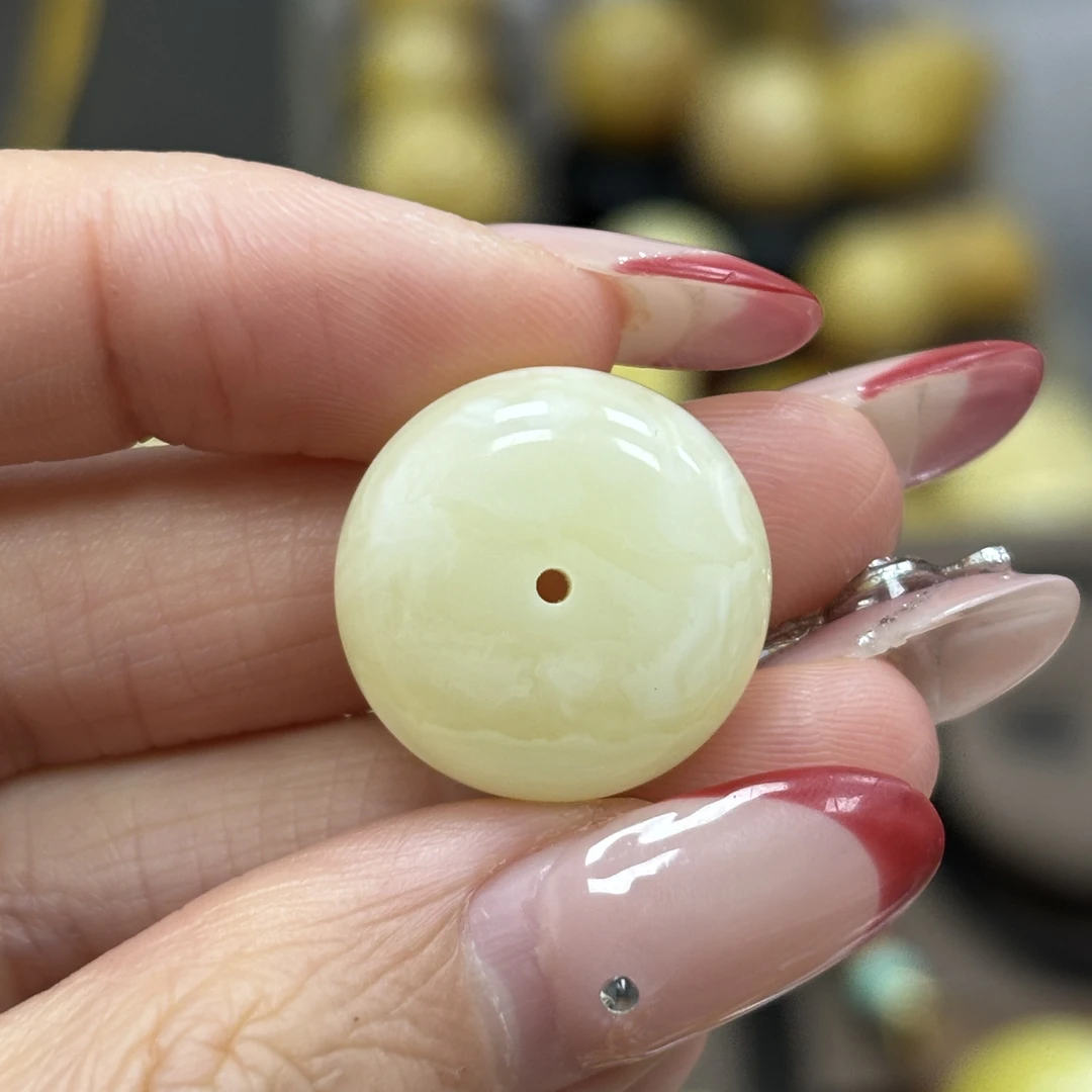 19.0*10.2mm 小妖珠宝天然原矿琥珀蜜蜡