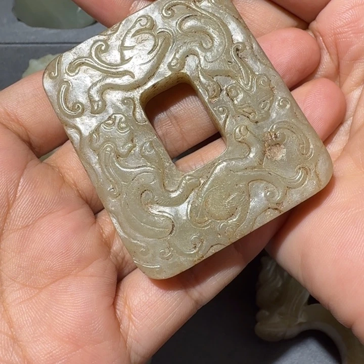 赏***者颈饰未镶嵌和田玉