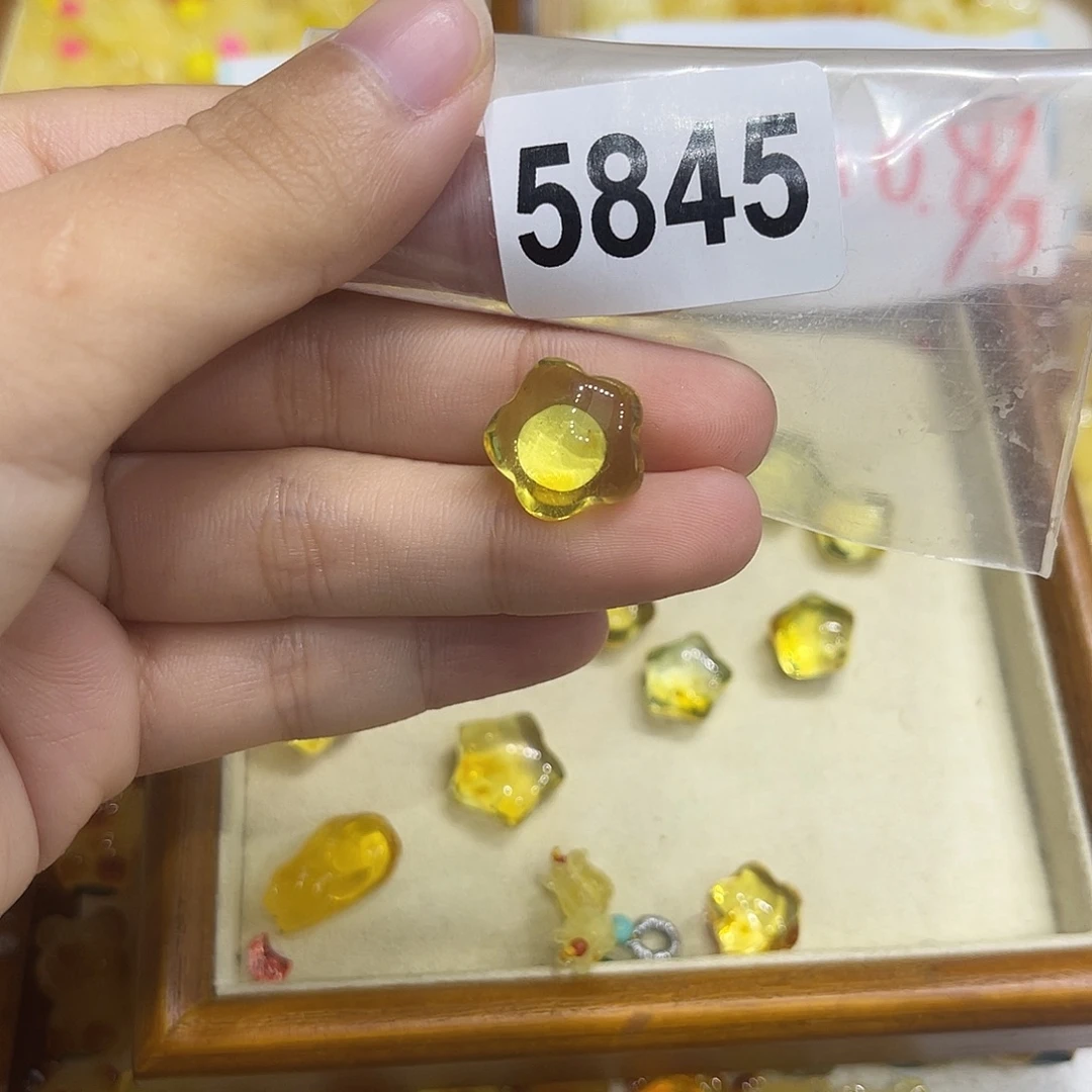 琥珀未镶嵌珠宝奇石