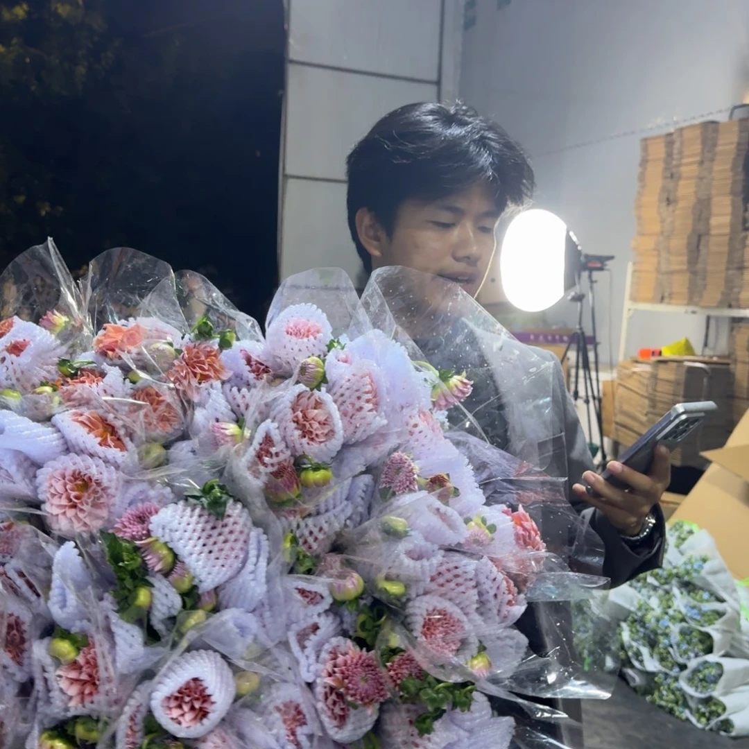 奶油桃子2扎包邮价秒杀